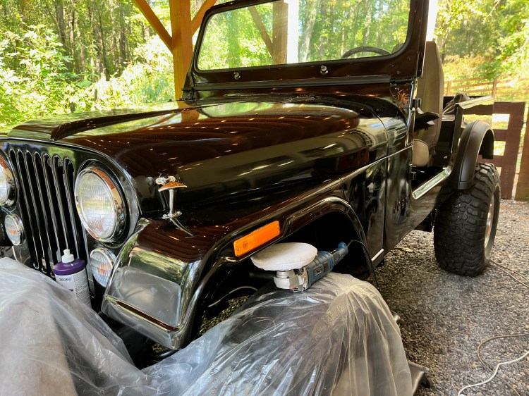 Cut and buff the 1984 Jeep CJ7
